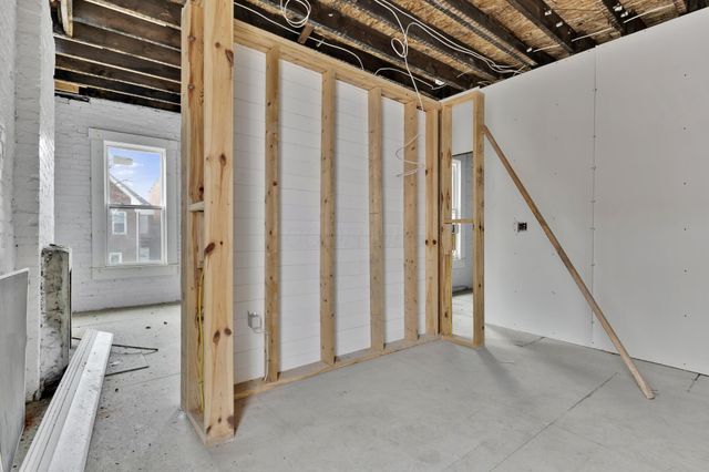 824 Oak Street, Columbus, OH 43205