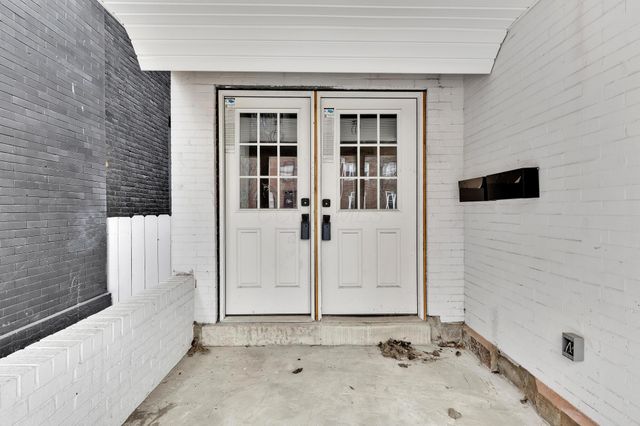 824 Oak Street, Columbus, OH 43205