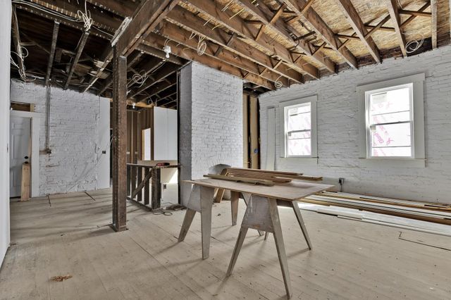 824 Oak Street, Columbus, OH 43205