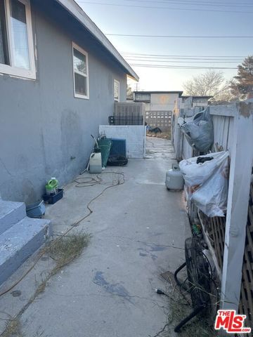 209 S 1st Avenue, Barstow, CA 92311