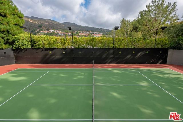 17765 Camino De Yatasto, Pacific Palisades (los Angeles), CA 90272