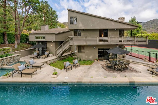 17765 Camino De Yatasto, Pacific Palisades (los Angeles), CA 90272