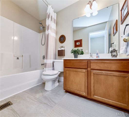 111 Berry Manor Circle, St Charles, MO 63376
