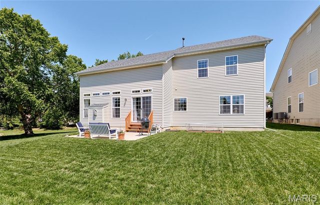 111 Berry Manor Circle, St Charles, MO 63376