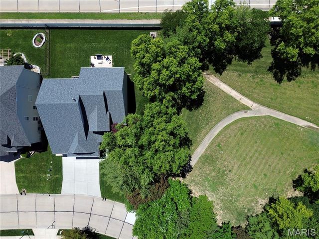 111 Berry Manor Circle, St Charles, MO 63376