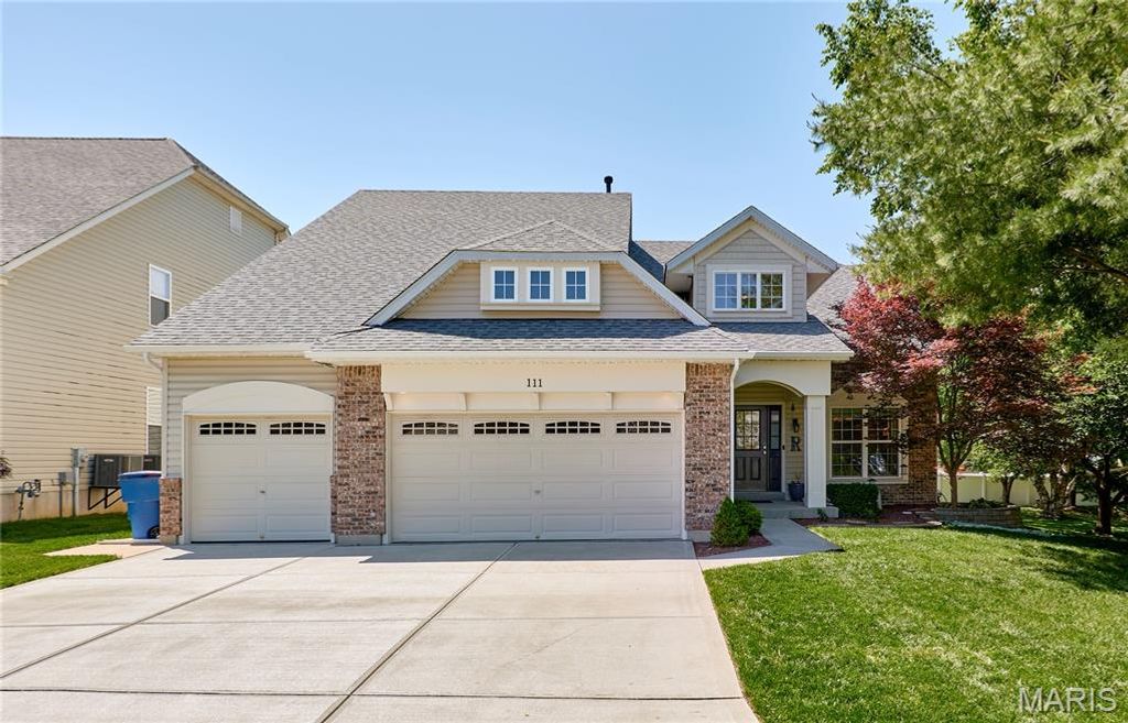 111 Berry Manor Circle, St Charles, MO 63376
