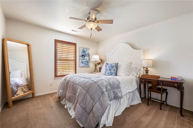 2710 W Wood Street, Rogers, AR 72756