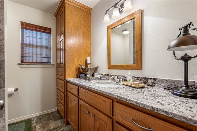 2710 W Wood Street, Rogers, AR 72756