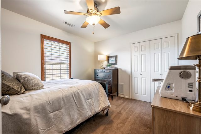 2710 W Wood Street, Rogers, AR 72756