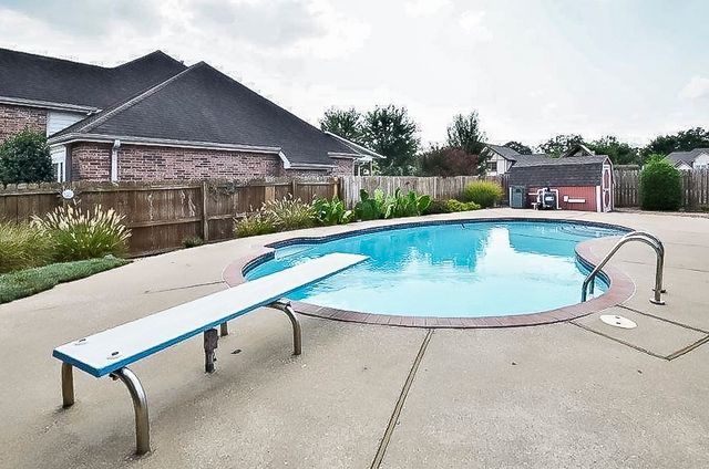 2710 W Wood Street, Rogers, AR 72756