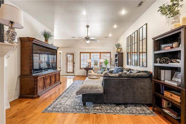 2710 W Wood Street, Rogers, AR 72756