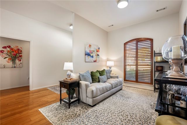 2710 W Wood Street, Rogers, AR 72756