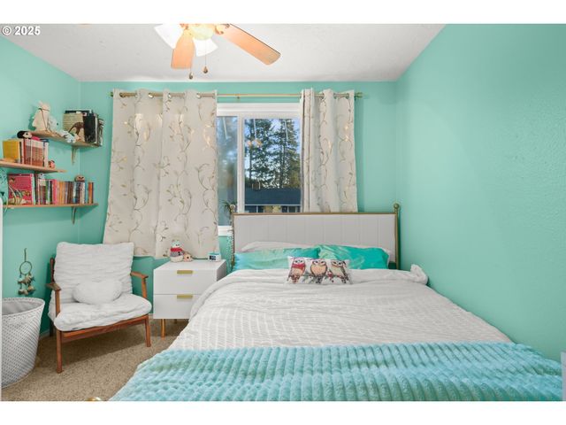 1660 Se LEWELLYN Ave, Troutdale, OR 97060