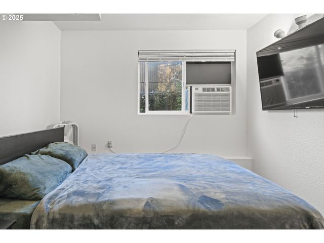 1660 Se LEWELLYN Ave, Troutdale, OR 97060