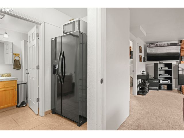 1660 Se LEWELLYN Ave, Troutdale, OR 97060