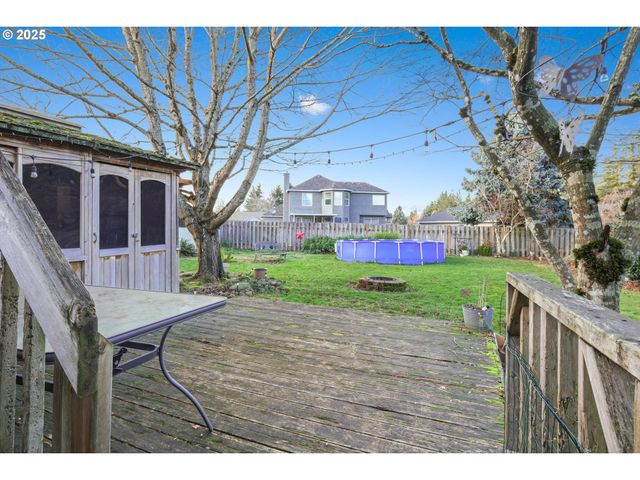 1660 Se LEWELLYN Ave, Troutdale, OR 97060