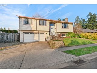 1660 Se LEWELLYN Ave, Troutdale, OR 97060