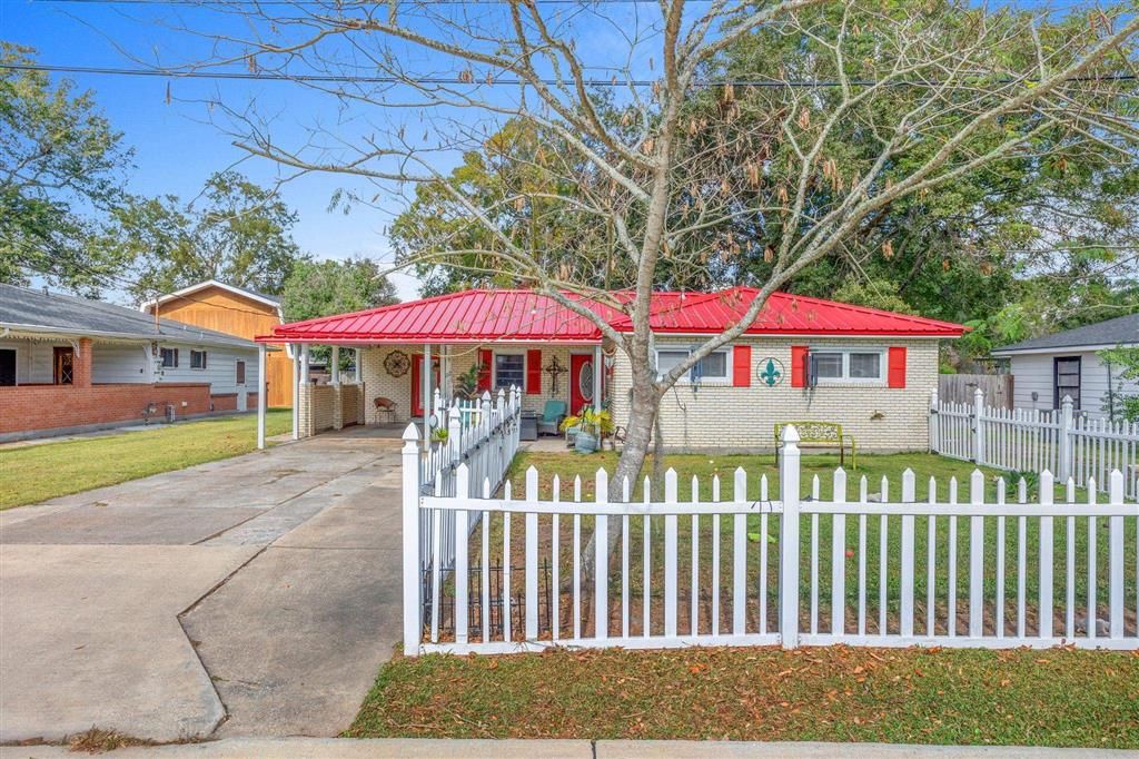 612 Cody Street, Sulphur, LA 70663