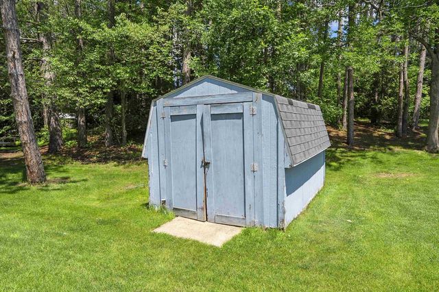 131 DEKARD ROAD, Little Suamico, WI 54141
