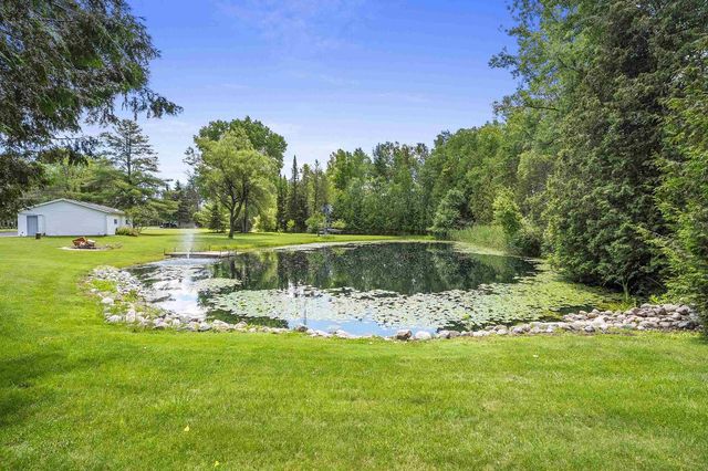 131 DEKARD ROAD, Little Suamico, WI 54141