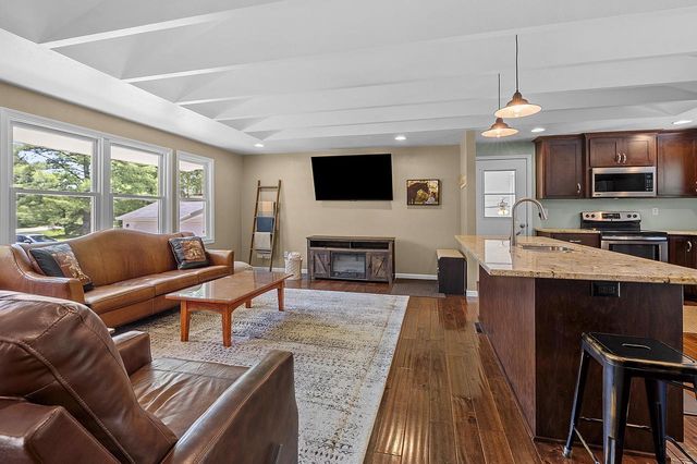 131 DEKARD ROAD, Little Suamico, WI 54141