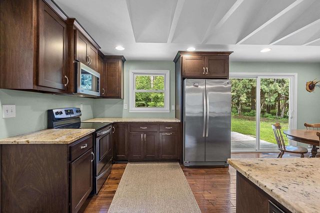 131 DEKARD ROAD, Little Suamico, WI 54141