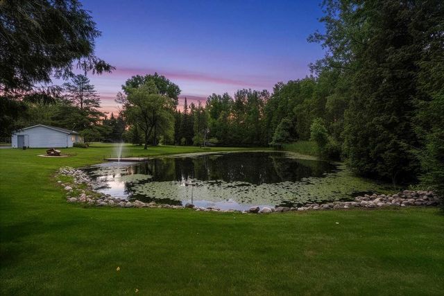 131 DEKARD ROAD, Little Suamico, WI 54141