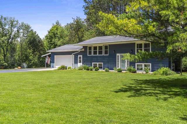 131 DEKARD ROAD, Little Suamico, WI 54141