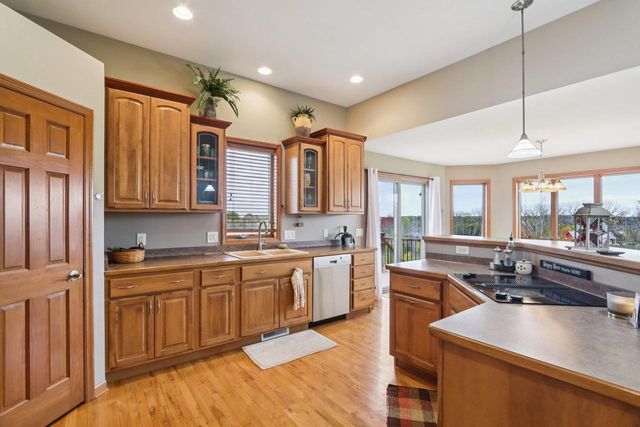 6784 Tartan Trail, Sun Prairie, WI 53590