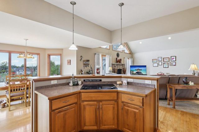 6784 Tartan Trail, Sun Prairie, WI 53590