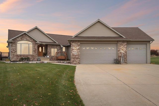 6784 Tartan Trail, Sun Prairie, WI 53590