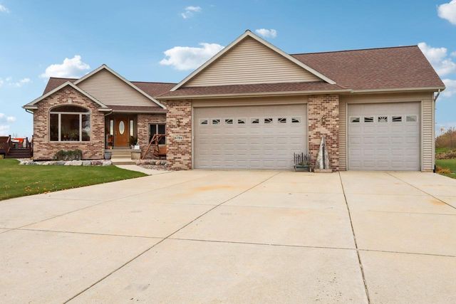 6784 Tartan Trail, Sun Prairie, WI 53590