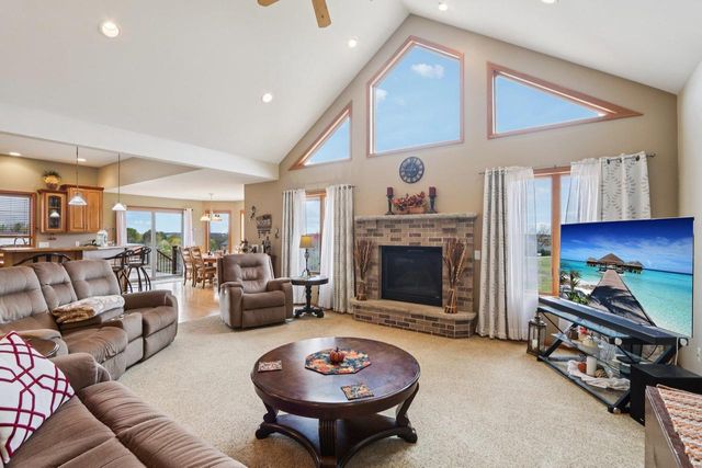 6784 Tartan Trail, Sun Prairie, WI 53590