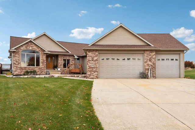 6784 Tartan Trail, Sun Prairie, WI 53590
