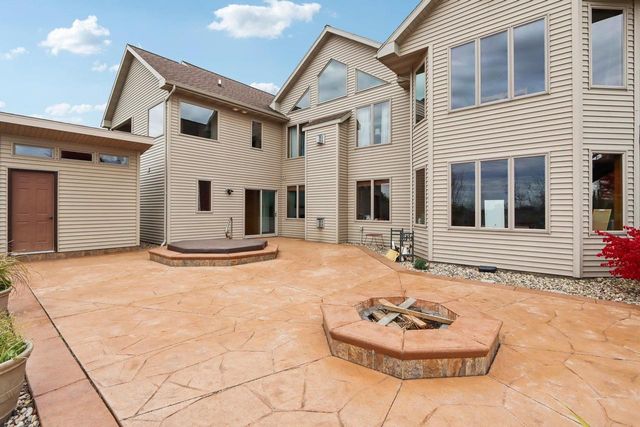 6784 Tartan Trail, Sun Prairie, WI 53590