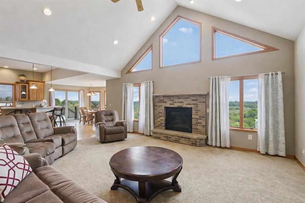 6784 Tartan Trail, Sun Prairie, WI 53590