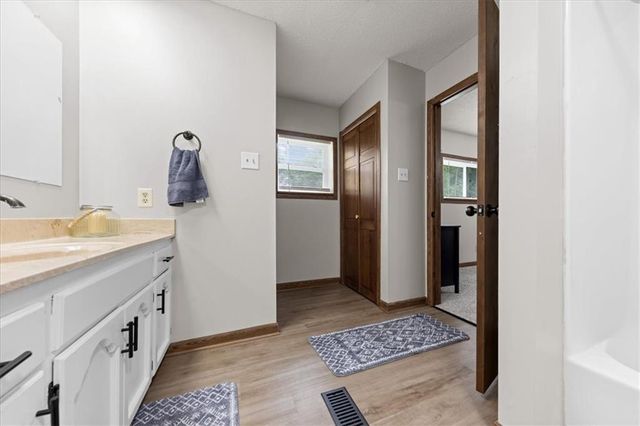 403 N Johnson Drive, Odessa, MO 64076