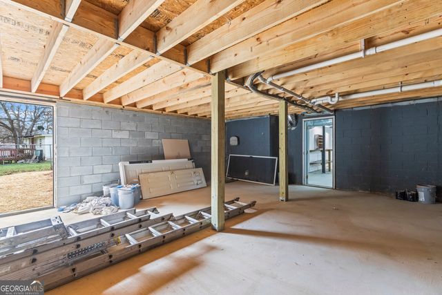 32 Hillcrest Drive SE, Austell, GA 30168