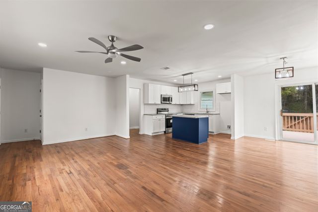 32 Hillcrest Drive SE, Austell, GA 30168