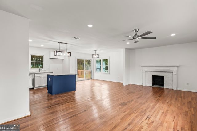 32 Hillcrest Drive SE, Austell, GA 30168