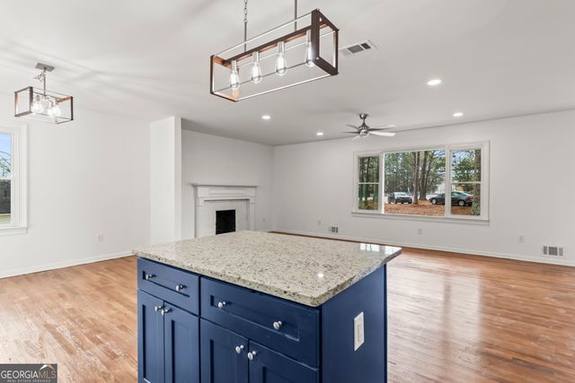 32 Hillcrest Drive SE, Austell, GA 30168