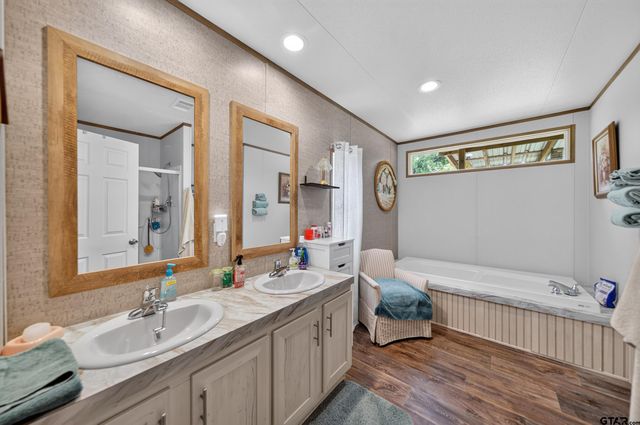 20765 Joe Paul Ln, Chandler, TX 75758