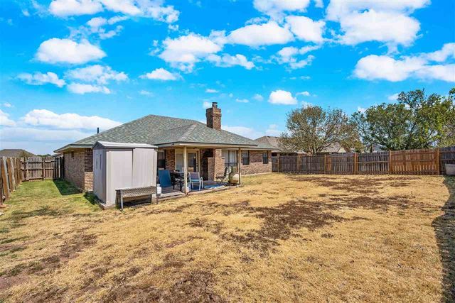 3910 SW Parkridge Blvd, Lawton, OK 73505