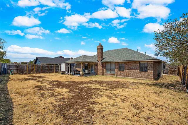 3910 SW Parkridge Blvd, Lawton, OK 73505