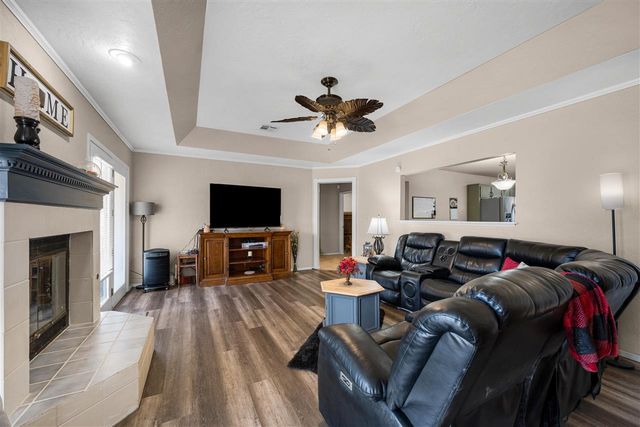 3910 SW Parkridge Blvd, Lawton, OK 73505