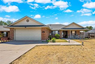3910 SW Parkridge Blvd, Lawton, OK 73505