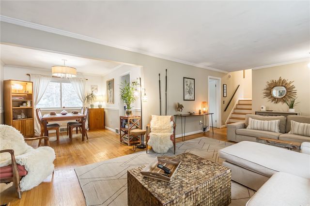 51 Oak Manor Lane, Pittsford, NY 14534