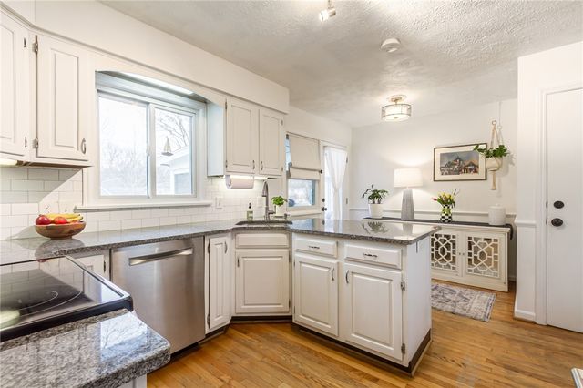 51 Oak Manor Lane, Pittsford, NY 14534