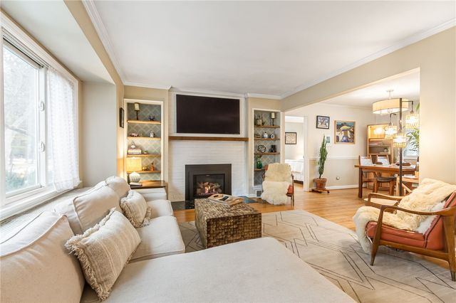 51 Oak Manor Lane, Pittsford, NY 14534