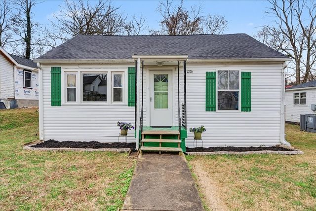1226 Cedar St, Clarksville, TN 37040